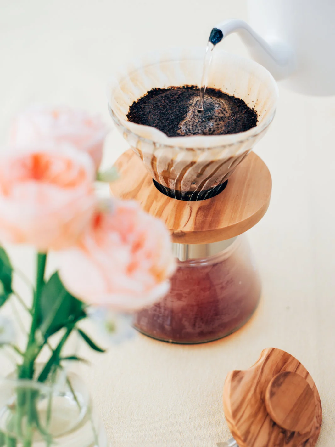 HARIO V60-02 Glass Dripper (Olive Wood) - Image 4
