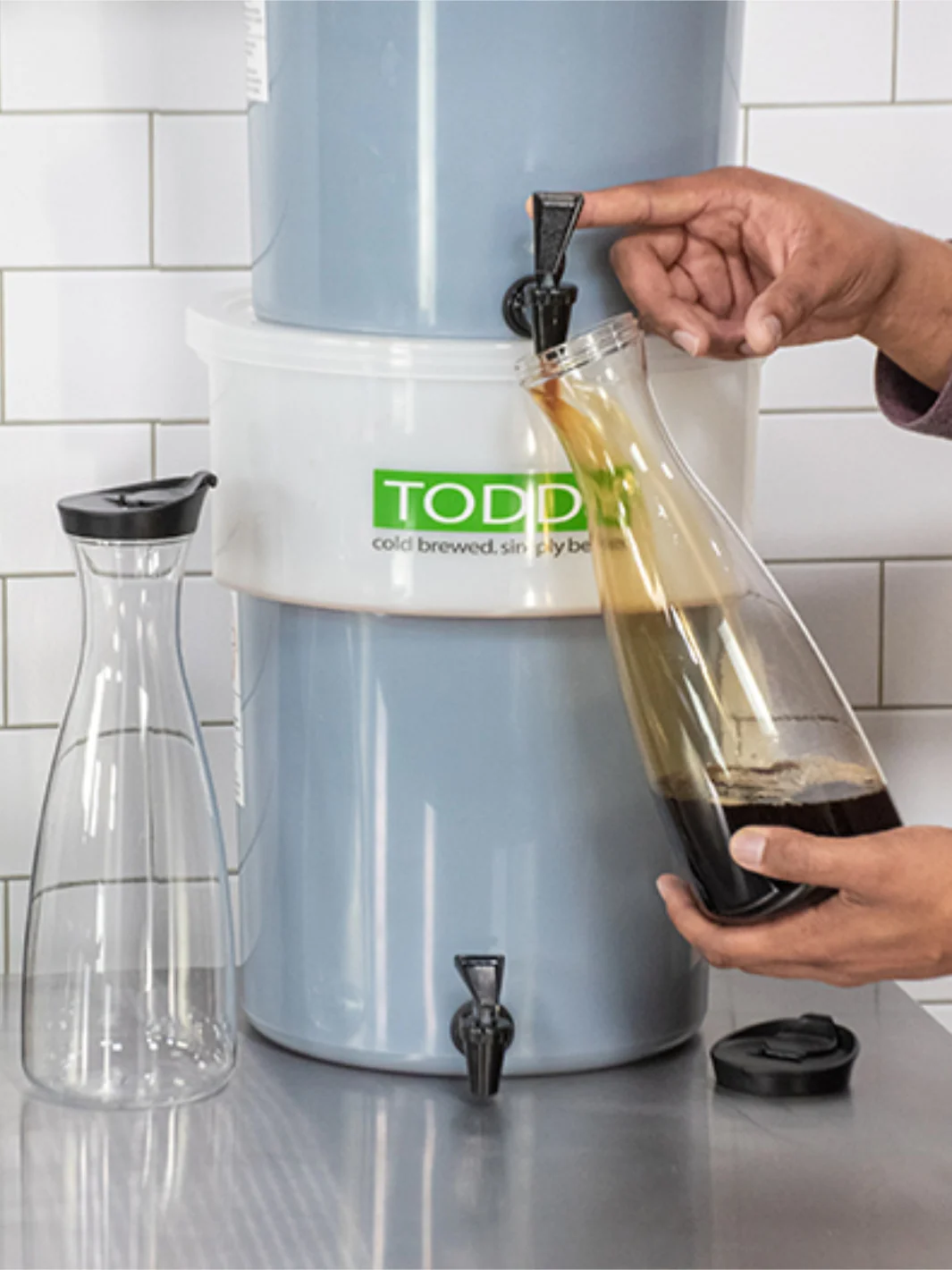 TODDY Acrylic Decanter - Image 2